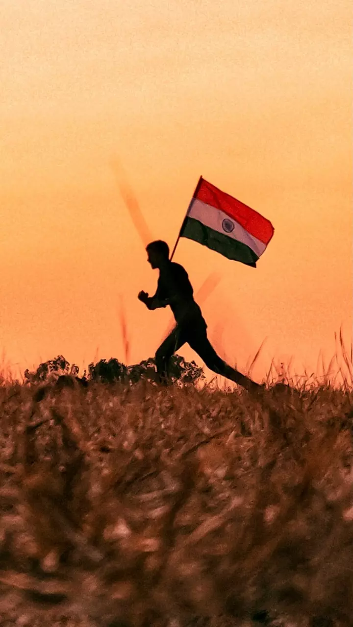 लोकतंत्र तो मजबूत हुआ, पर गणतंत्र का “गण” अब भी कमजोर