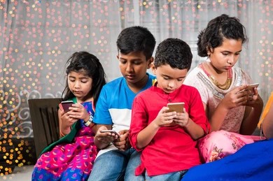 तकनीक ने हमें दिया है बहुत कुछ, लेकिन धीरे-धीरे छीन रही है सब कुछ